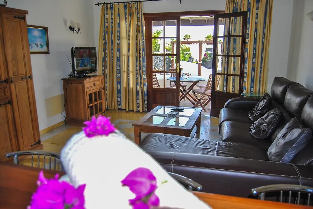 Eslanzarote Villa Victoria, Heated Pool, Super Wifi, Sat Tv Playa Blanca