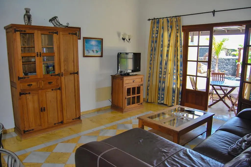 Eslanzarote Villa Victoria, Heated Pool, Super Wifi, Sat Tv Playa Blanca  Spain