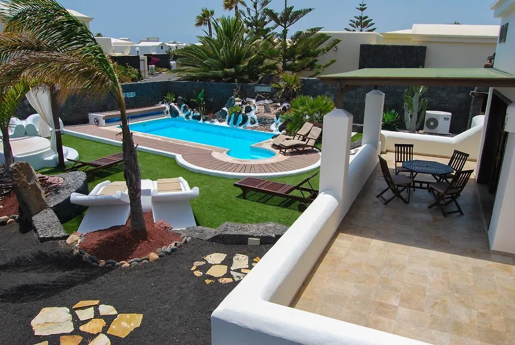 Eslanzarote Villa Victoria, Heated Pool, Super Wifi, Sat Tv Playa Blanca