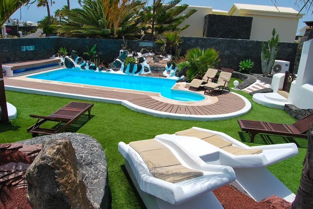 Eslanzarote Villa Victoria, Heated Pool, Super Wifi, Sat Tv Playa Blanca