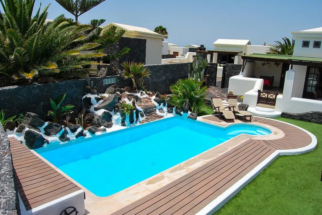 Eslanzarote Villa Victoria, Heated Pool, Super Wifi, Sat Tv Playa Blanca  Spain